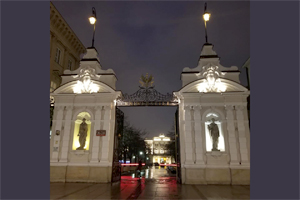 entrance to the University of Warsaw at night