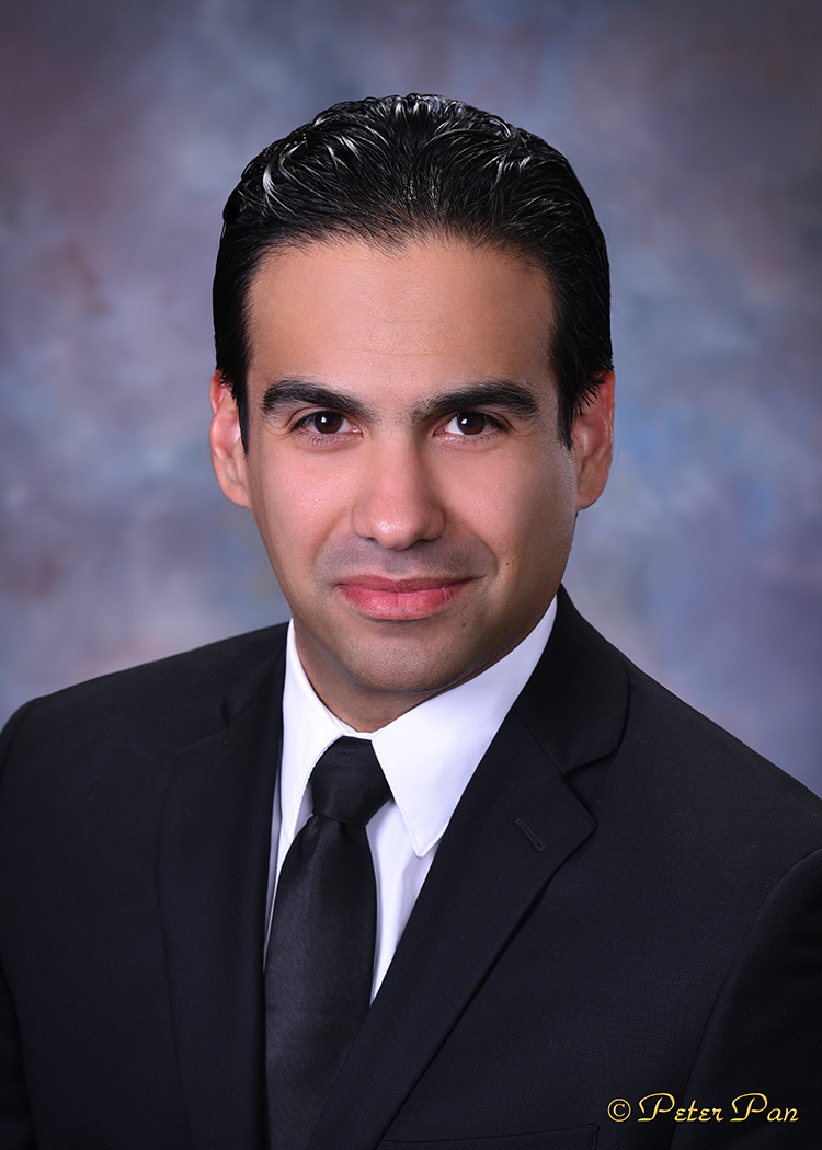 headshot of Garcia Juan Gilberto Jr.