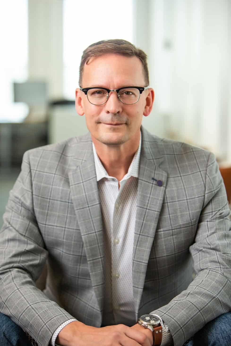 Portrait photo of Charles Finstad.