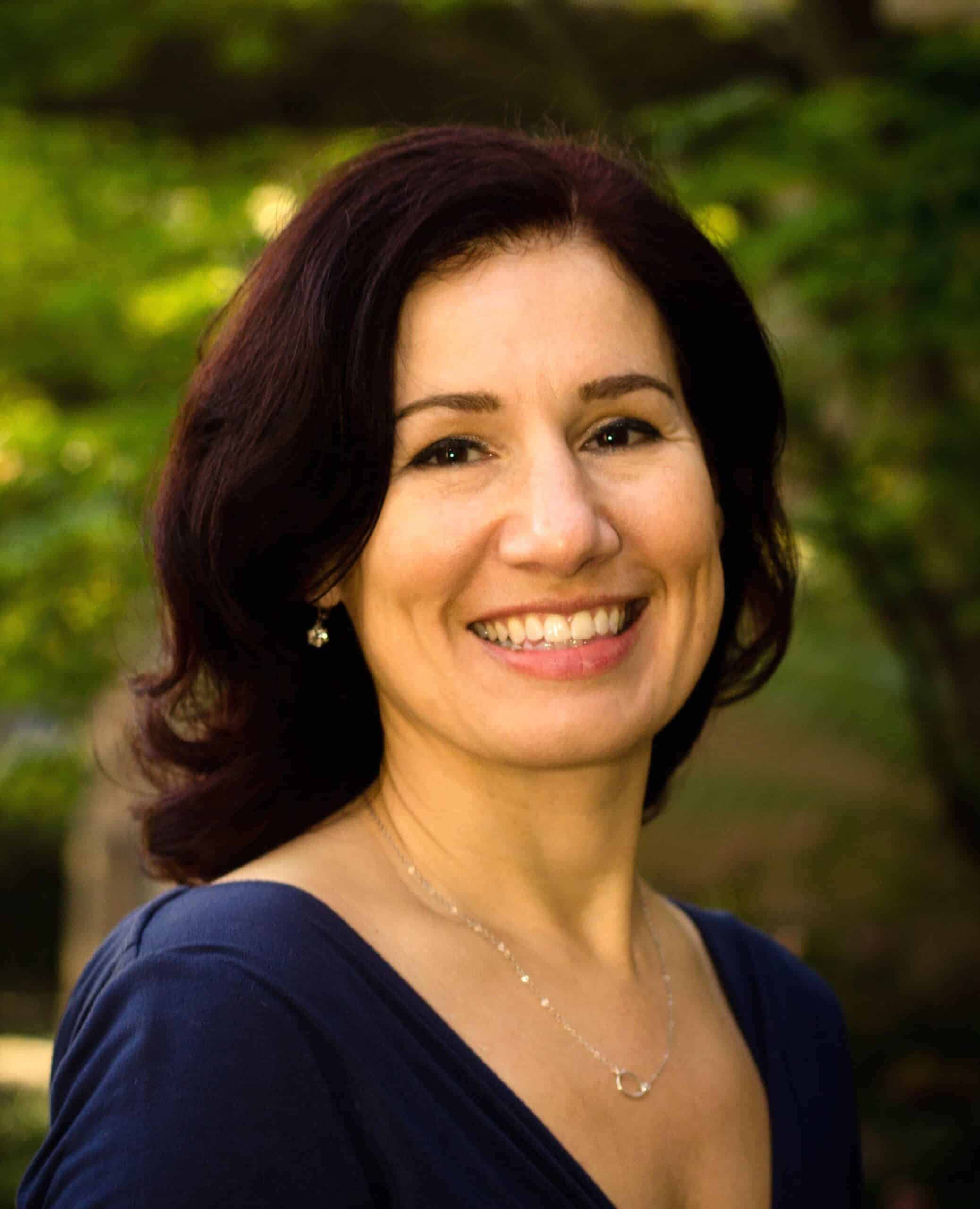 headshot of Dani Aivazian