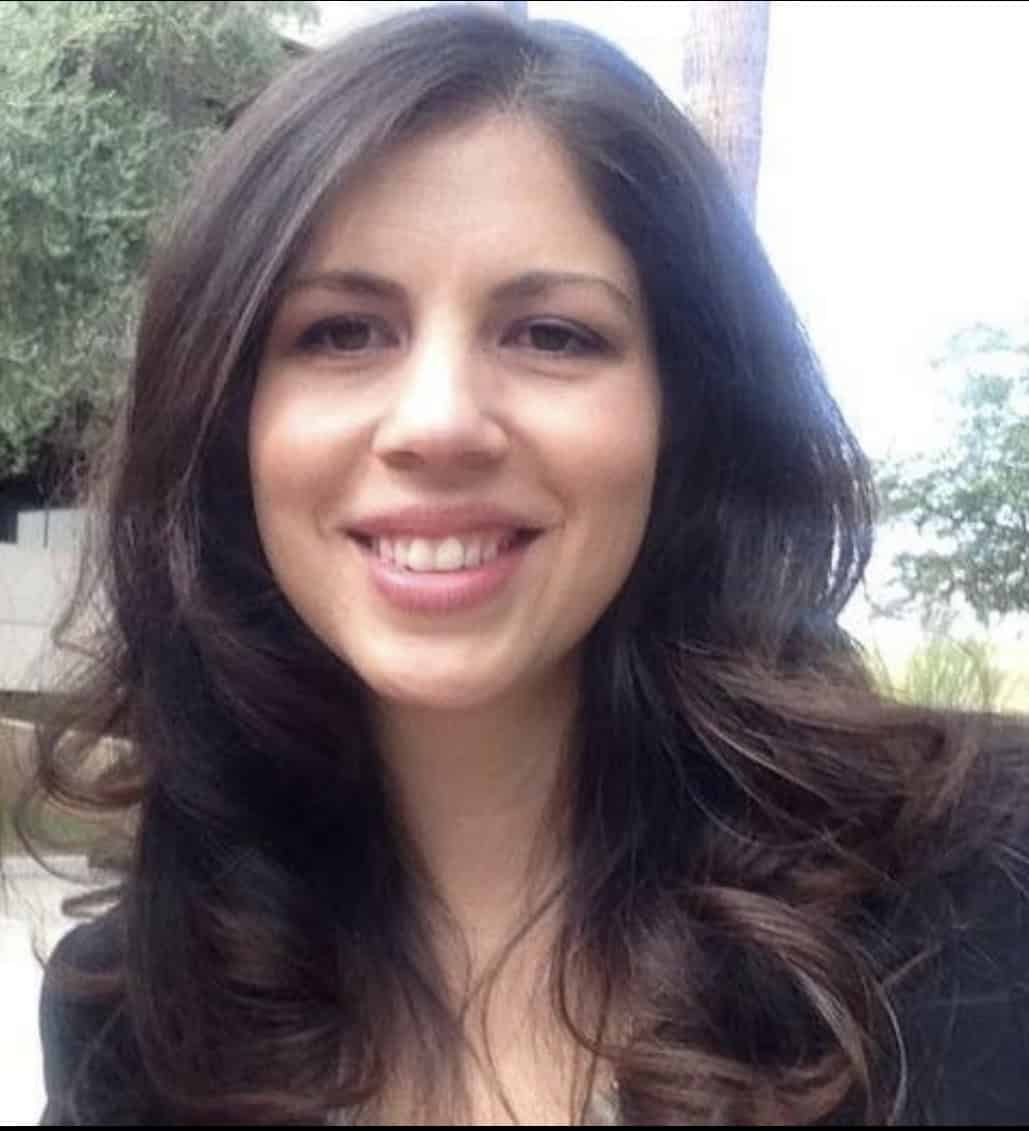 elvia bow portrait
