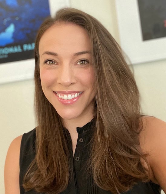 headshot of Renee Esparza
