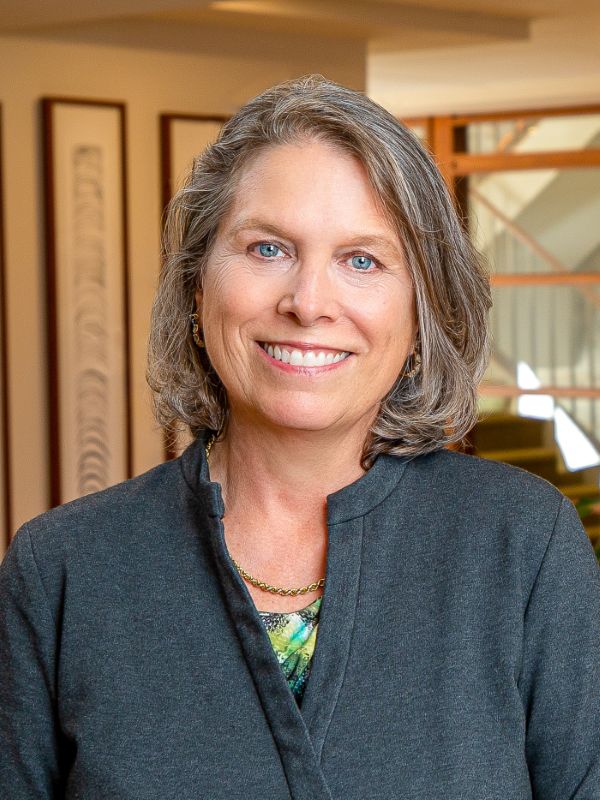 photo of Leigh Cole