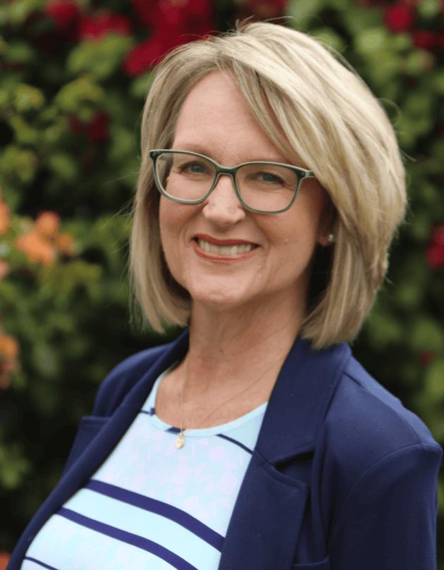 Headshot of Kelly Hogencamp