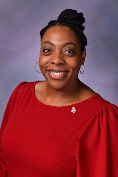 headshot of Tiffany Robinson