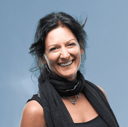 Headshot of Michelle Riconscente.